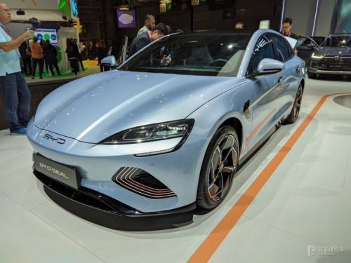 2022巴黎车展: 比亚迪海豹亮相