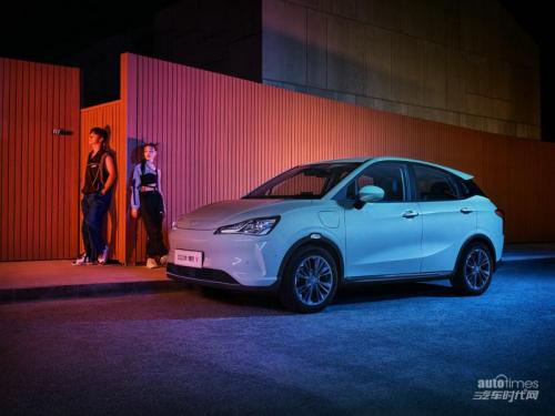 宠粉福利高能来袭!哪吒汽车99宠你节半价购车不容错过