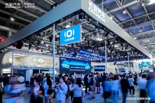 启源E07正式发布,长安造车开启"汽车机器人"时代