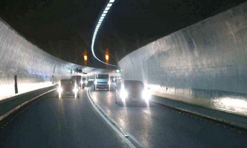 安全隐患不少 浅析隧道内行车注意事项
