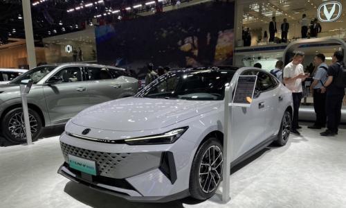 2024北京车展: 长安第二代UNI-V智电iDD正式上市