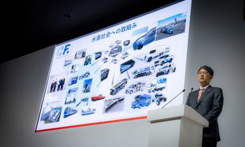 营业利润突破5万亿日元,丰田汽车会走向何方?