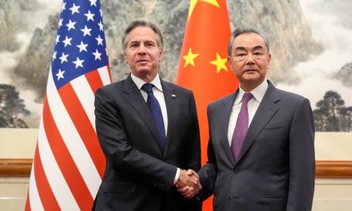 中国: 美国对华加征高额关税说明部分美国人"已失去理智"