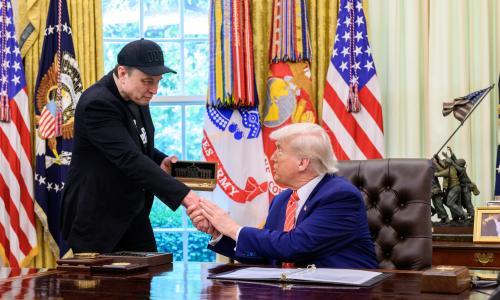 特朗普: 特斯拉等车企必须在美国生产整辆车,包括零部件