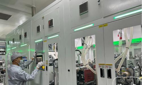 全球首条GWh级新型固态电池生产线样件下线