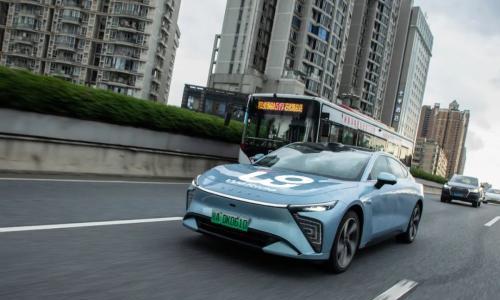 文远知行发布一段式端到端辅助驾驶解决方案,预计2025年内量产上车