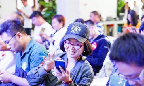 吉利帝豪GSe发力金秋 闪电轿车嘉年华我启动