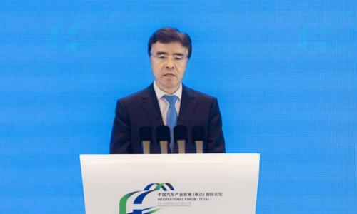 "增动能 启新篇 向全球"