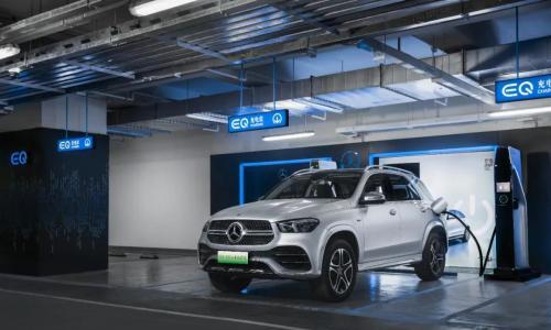 GLE插电混动SUV/轿跑SUV上市 奔驰加速电动化