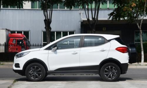 新款比亚迪元EV360上市 售10.58万元起