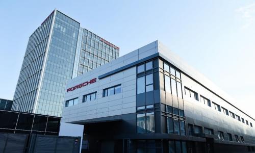 保时捷纯电卡宴智能化升级,背后有"它"的身影