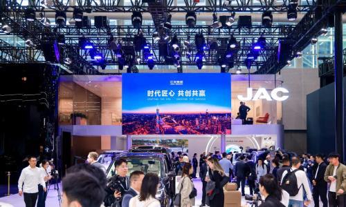 时代匠心,共创共赢|江淮汽车携多款智电产品闪耀2025广州国际车展