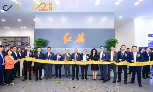 宁德时代巧克力换电香港站启动: 右舵红旗E-QM5可换电出租车亮相