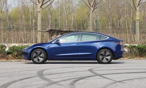 Model 3漆面过快老化 特斯拉或面临集体诉讼