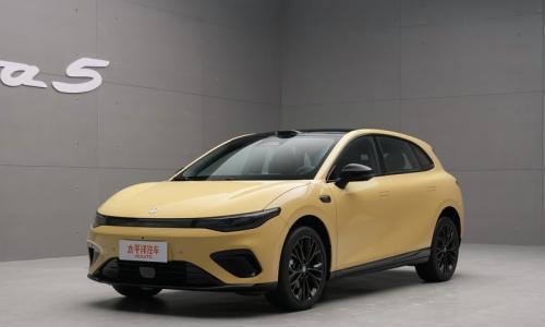 零跑Lafa5正式上市 售价9.78-12.18万元