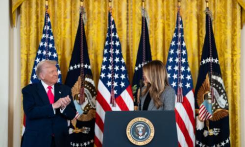 特朗普公布放宽严格燃油效率标准计划