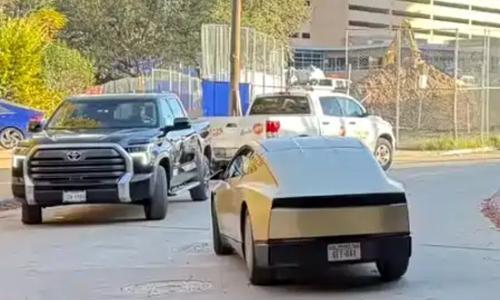 无方向盘设计 曝特斯拉Cybercab路试谍照