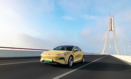 18.8万起售银河E8开启预售,吉利纯电"开卷"