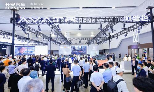 五年前定下的"flag",车企完成了吗?|看见2025