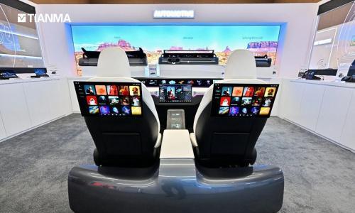 CES 2026: 天马首发新一代智能座舱解决方案,挑战驾驶视觉极限