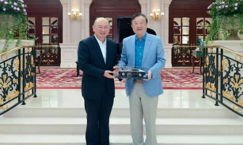 华为总部的迎来送往,影响着半个车圈