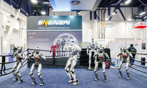 晓莺说热点: 2026CES观察: AI狂奔,从灵魂到躯体