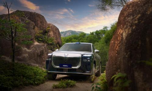 商务与越野"全都要"!岚图泰山首次重大OTA秀实力