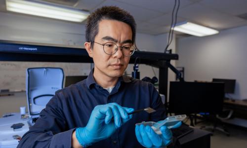 休斯顿大学开发"热二极管"改善散热 可延长电动汽车电池寿命