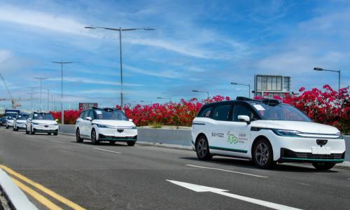 萝卜快跑跨区贯通香港机场岛至东涌,无人化再提速