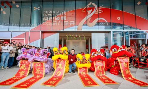 何小鹏内部信: 2026汽车海外销量翻倍,机器人、飞行汽车全部量产