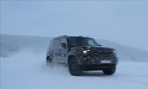 预计北京车展发布 吉利银河战舰官方谍照