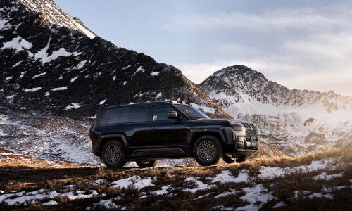 用"闪充"重定高端出行,仰望2026款旗舰车型上市,售65.8万起