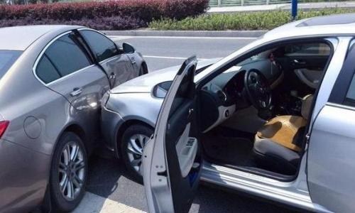 汽车碰撞后 安全气囊的触发条件是什么