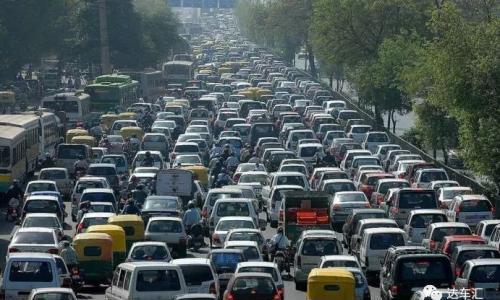 车祸猛于虎 对于交通安全要心存敬畏之心