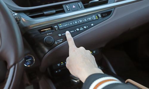 当赛车手遇见雷克萨斯ES,是谁改变了谁?