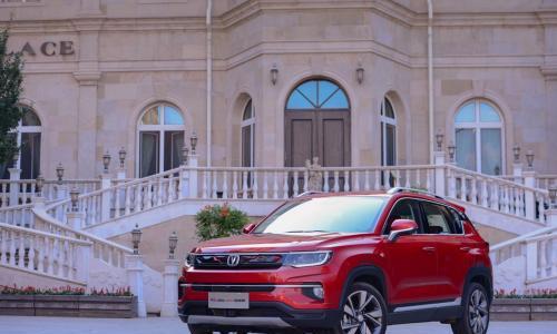 长安CS35PLUS及逸动蓝鲸版上市 售8.99万起