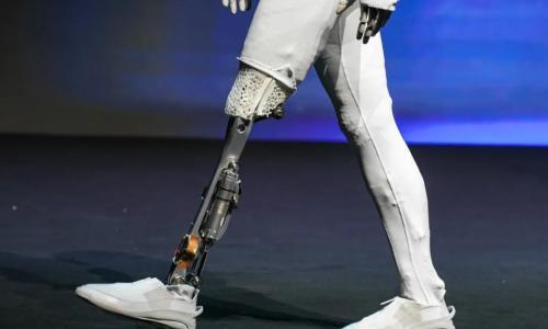 车轮之后,铁人出征: 他们集体"下海"机器人