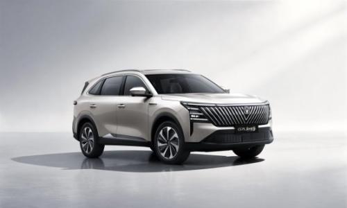 燃油车城区油耗进入2L时代 长安汽车发布蓝鲸超擎动力