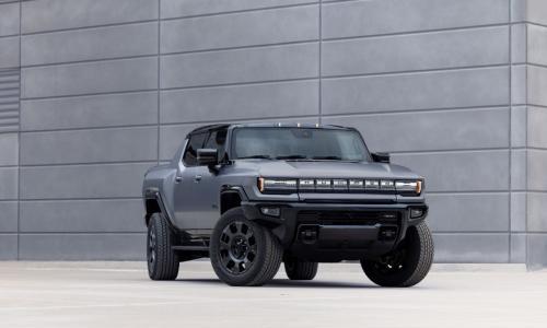 通用汽车延长底特律电动车工厂停产时间 临时裁员1,300人