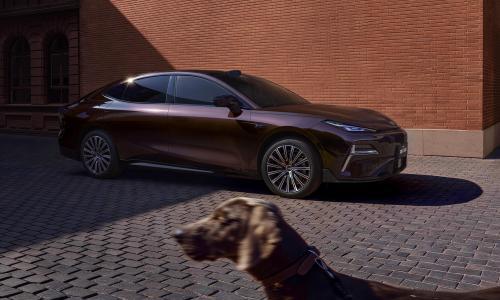 吉利银河星耀 8 远航家系列上市 225km 续航版补齐产品矩阵