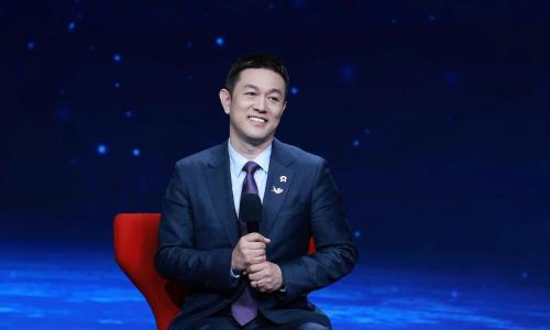 李斌成了"蔚小理"中造车最认真的那个?