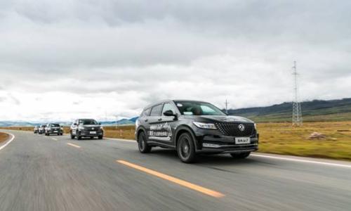 无惧挑战 川藏线万公里专业体验东风风光