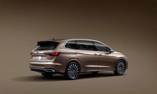 上汽大众Viloran公布中文名 威然5月28日上市