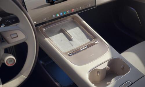 重构内饰豪华实用新标杆,格拉默为SU7打造"高得房率"副仪表板