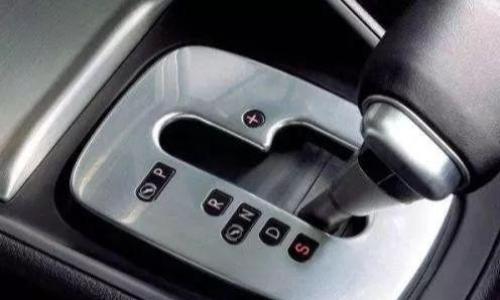 新手司机请注意 自动挡一定不能这么开