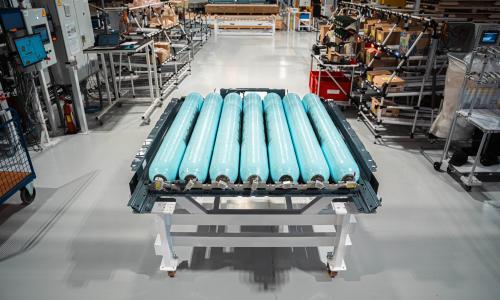 宝马为iX5 Hydrogen车型开发全新的氢能扁平化储存系统