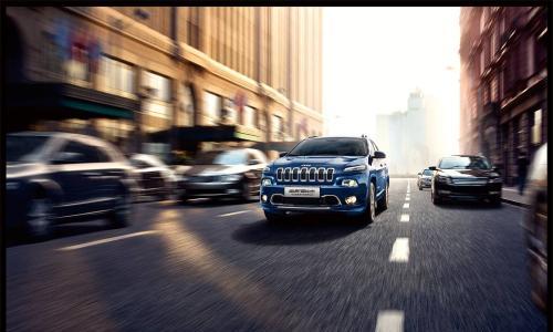 不止情怀 25万内超值之选 自由光VS昂科威