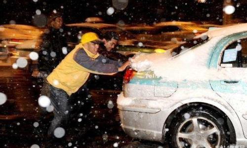 老司机神操作 电瓶亏电"推车着火"是怎么做到的?