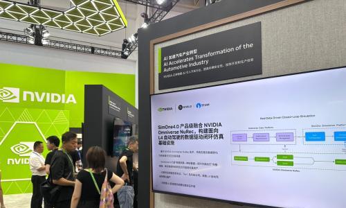 英伟达重磅亮相链博会,51Sim作为物理AI仿真领域唯一合作伙伴联合展出,自动驾驶正在进入"基于真实数据的闭环仿真"时代