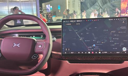 小鹏G9L发布会上,何小鹏、尹正同台讲车